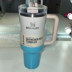 Brandnew Stanley 40oz the flowstate quencher H2.0 tumbler